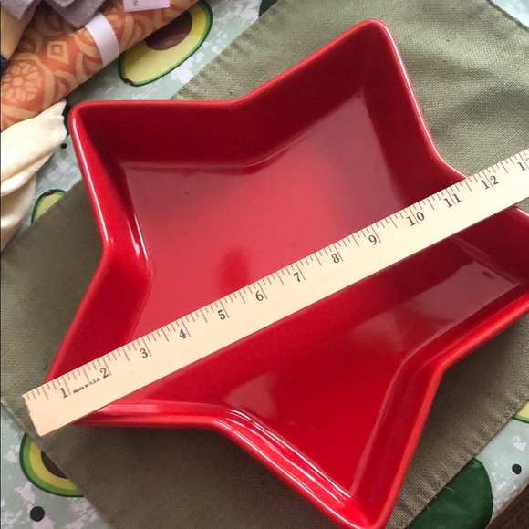 Red Star-Shaped Serving Dish with White Star Bowl - Picture 2 of 6